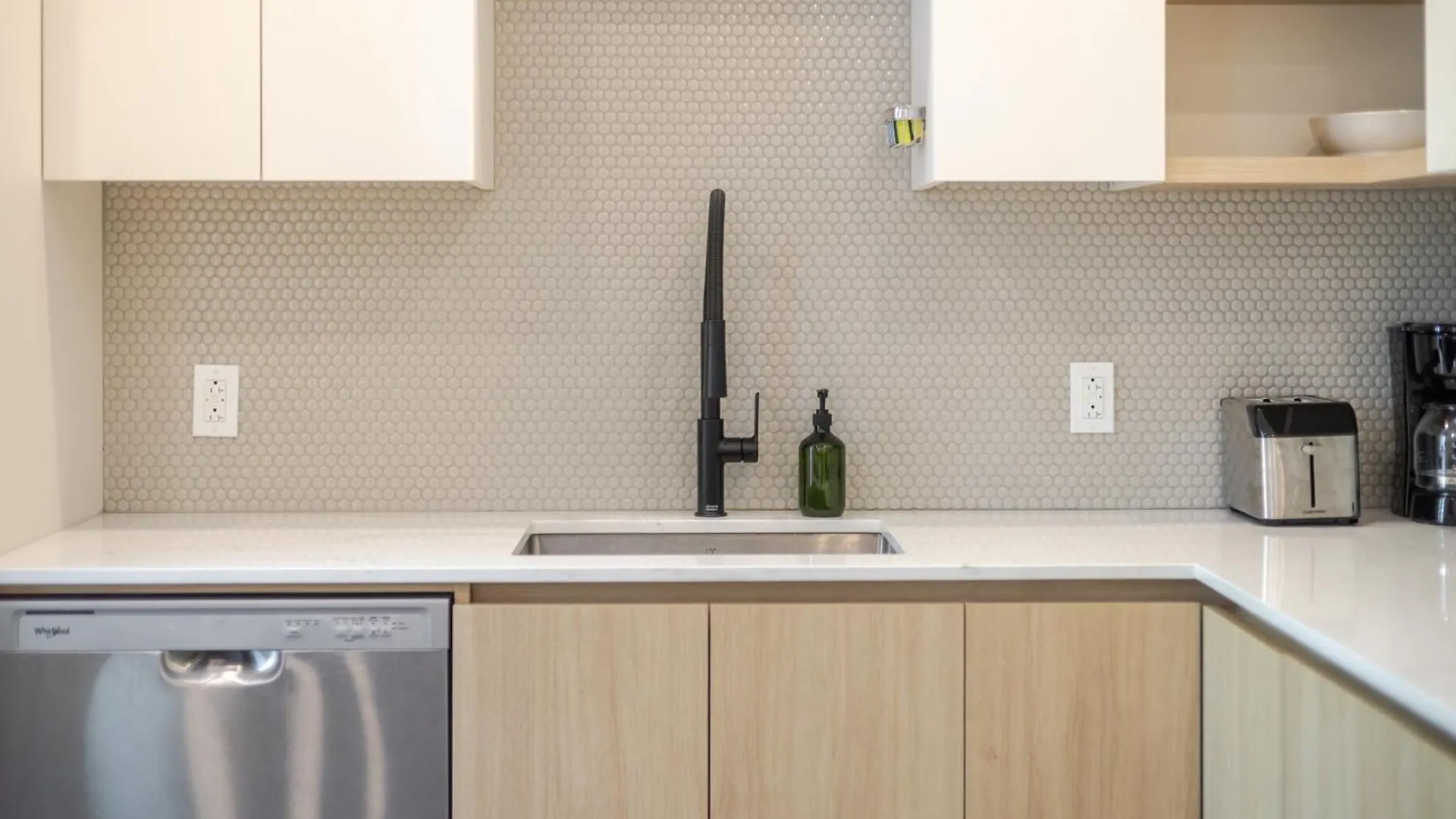 Апартаменты Great 2Br In The Heart Of Milton Parc Монреаль