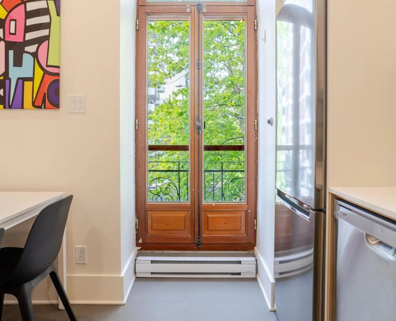 Апартаменты Great 2Br In The Heart Of Milton Parc Монреаль